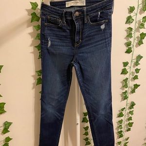 Abercrombie & Finch Skinny Jeans(2 SHORT)